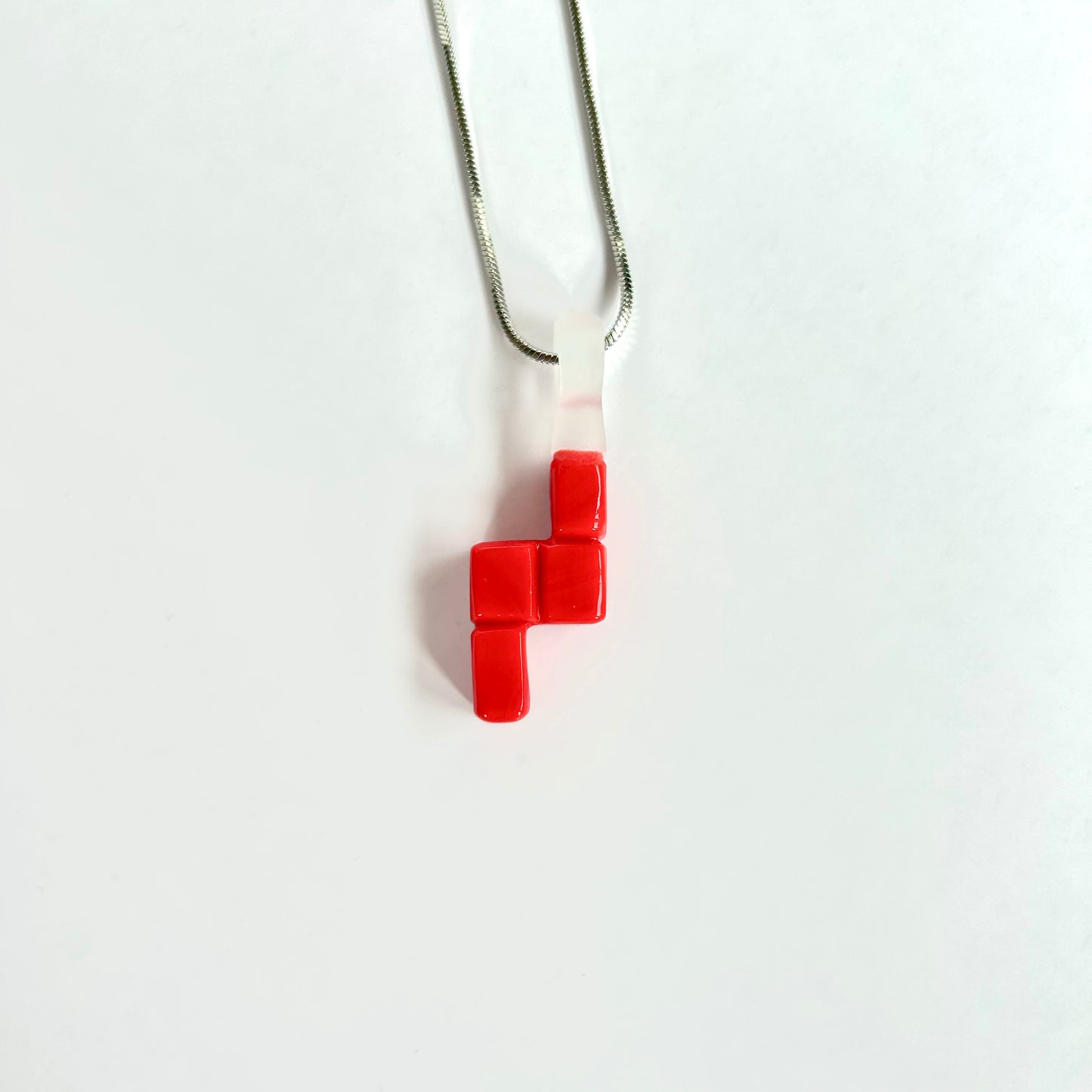 Nostalgia “Z” Block Pendant in Poppy