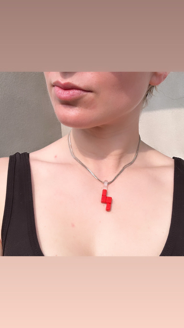 Nostalgia “Z” Block Pendant in Poppy